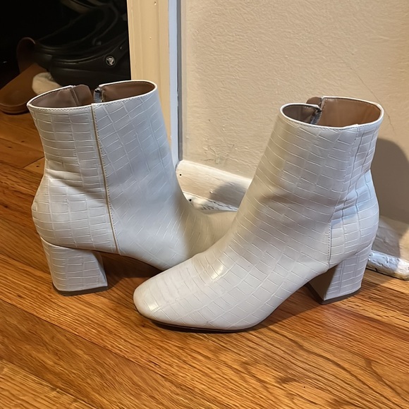 White booties! - Picture 2 of 5